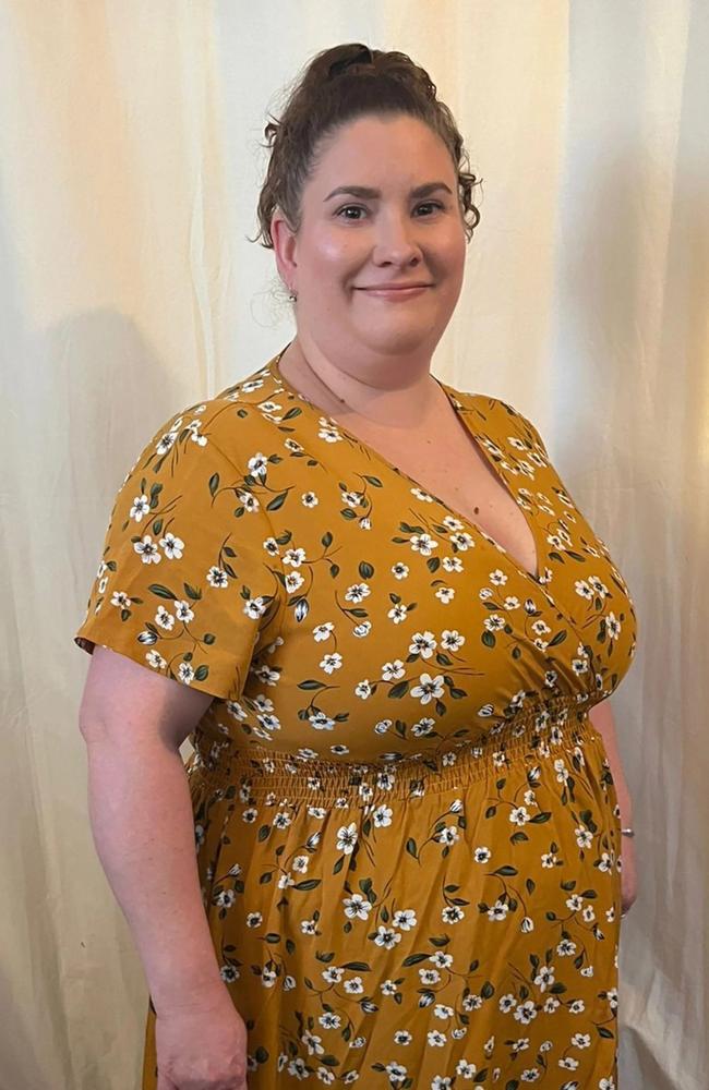 Jasmin Mcletchie: Woman with K-size breasts fundraising for breast