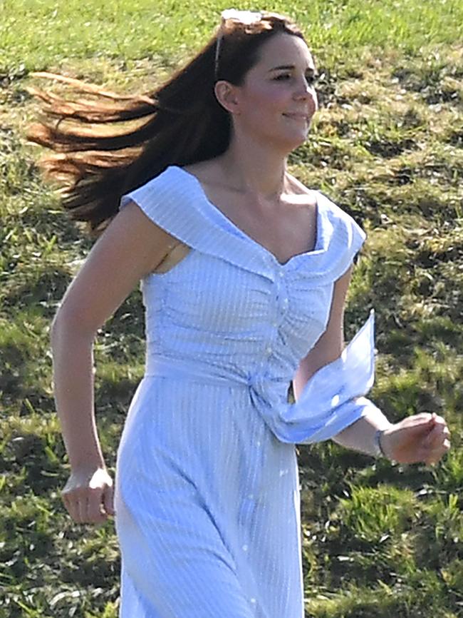 Kate’s a hands on mum. Picture: Mega