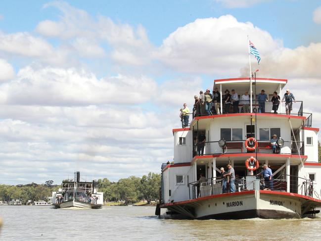 PS Marion paddle steamer on the River Murray at Morgan, SA.