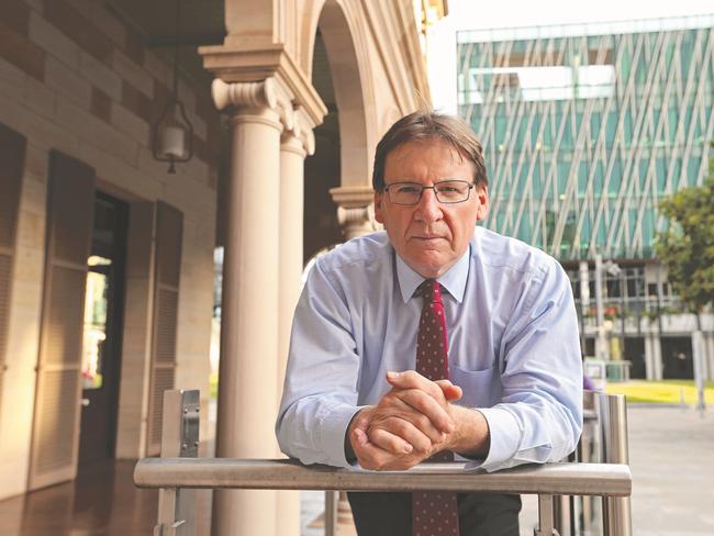 Peter Coaldrake, VC of QUT, is announcing fees following proposed deregulation , with the new Science and Engineering Centre behind, at the Gardens Point Campus in the CBD , Brisbane