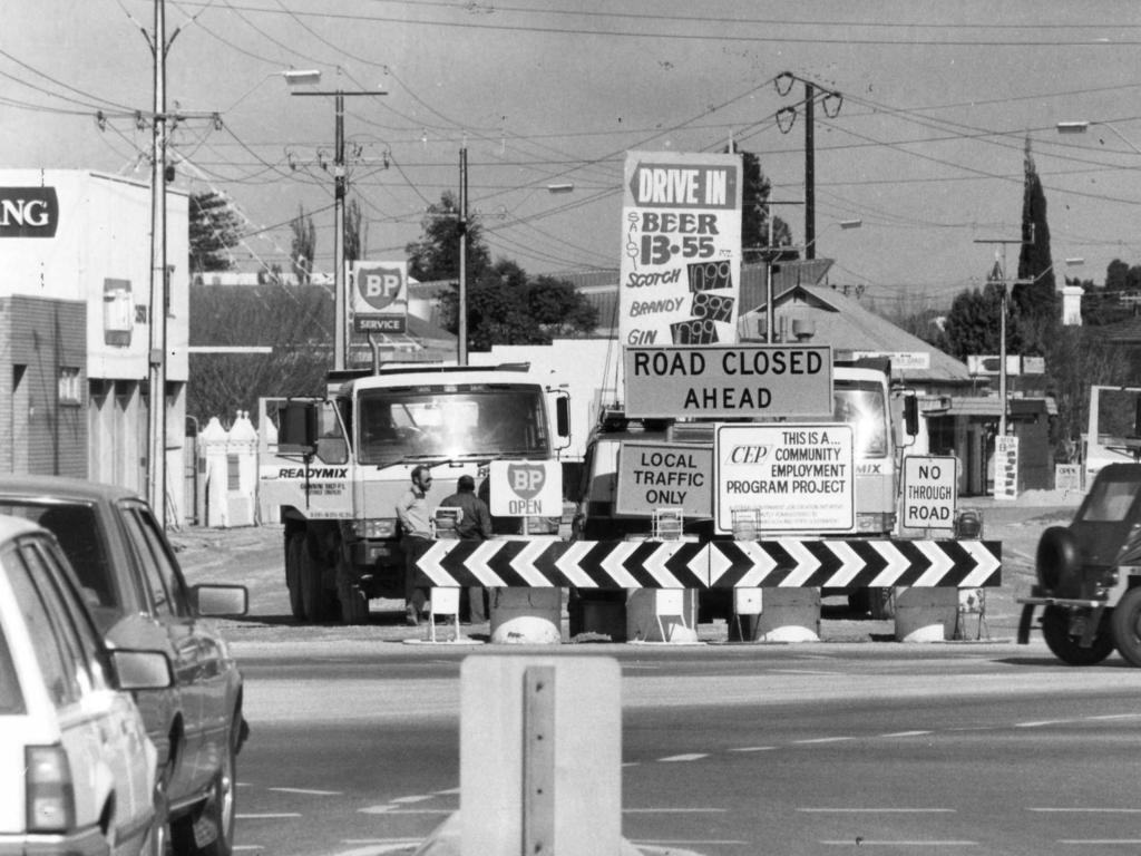 Roadworks block off a section of King William and Greenhill roads on July 30, 1985. Source: File