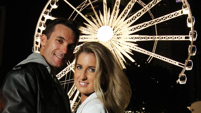 Gold Coast singles went to the Wheel of Surfers Paradise to participate in a speed dating evening. Korey Williams and Sarina Murr had 6 minutes to make an impression on each other.