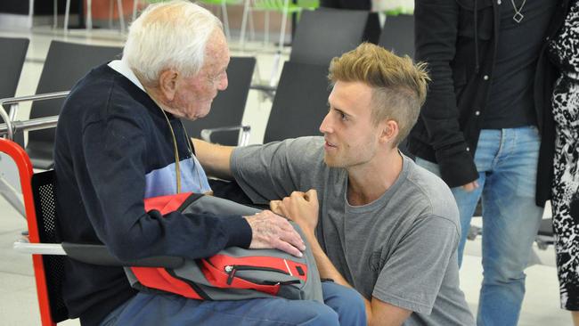 David Goodall farewelled his grandson at Perth Airport on May 2 before travelling to Switzerland where he chose to die by voluntary euthanasia. (Pic: Sophie Moore)