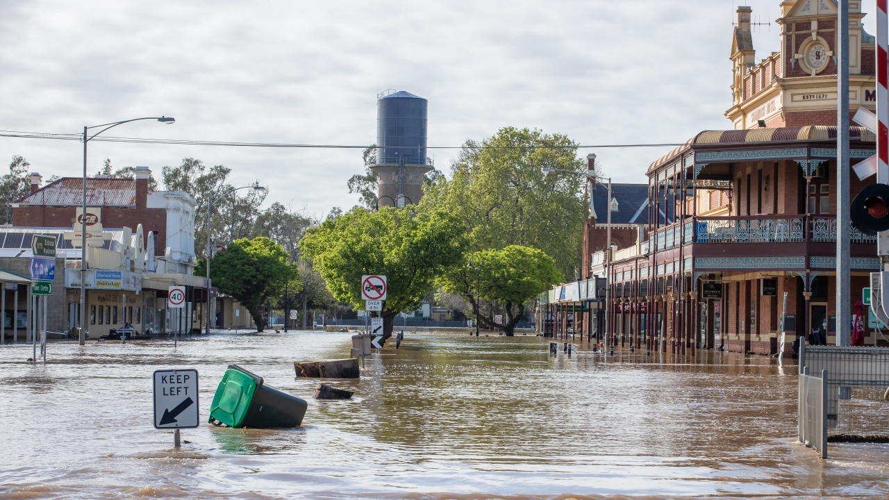 Victoria floods: Man found dead in the backyard of his Rochester ...