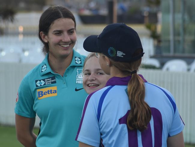 Mackay local Charli Knott passing her wisdom onto junior players.