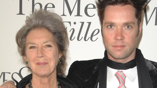 Rufus Wainwright with his late mum, Canadian folk singer Kate McGarrigle. Picture: AP