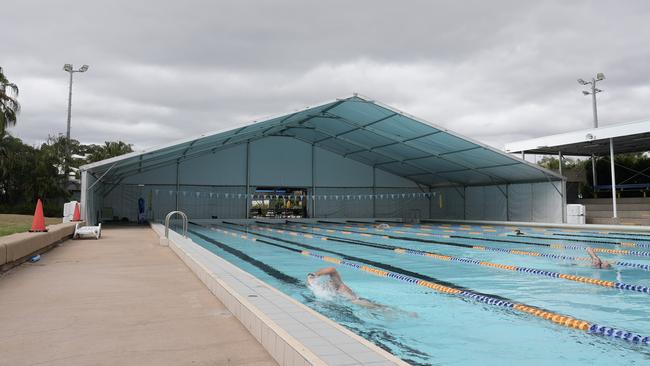 The new hoist and the temporary shade structure over the 50m pool.