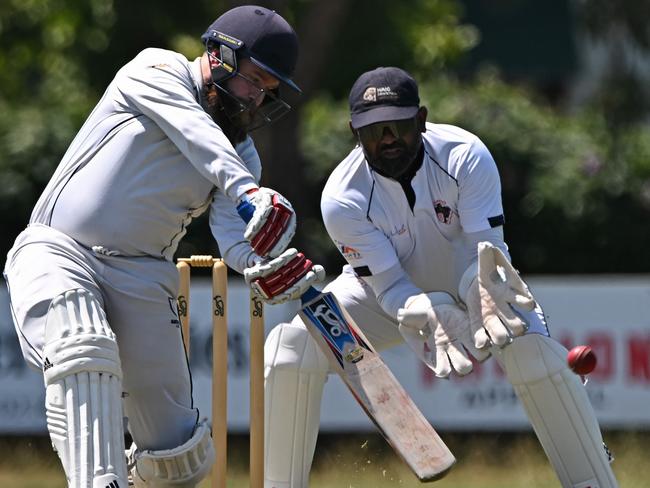 VTCA: Aberfeldie’ Tim Robertson on the attack. Picture: Andy Brownbill