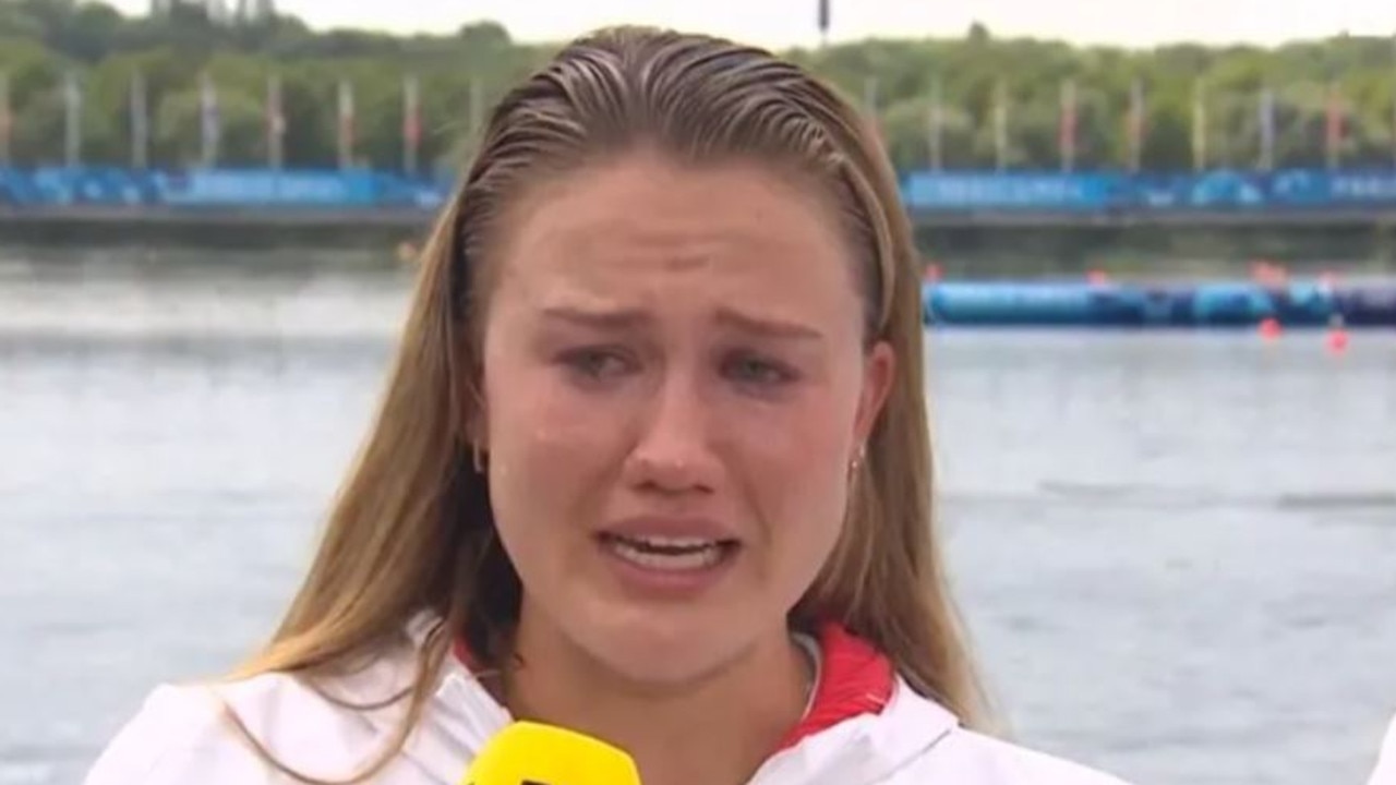 Gold medallist in tears over note from dead father: ‘Overwhelming’