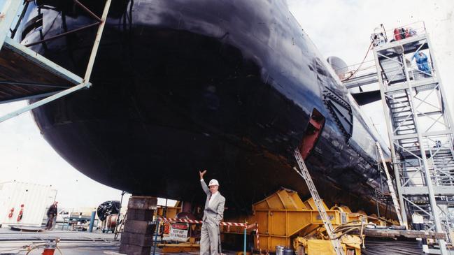 Former Australian Submarine Corporation managing director Hans Ohff with the Farncomb in 1995.