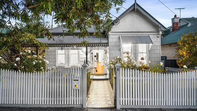 4 Ailsa St, Ascot Vale, sold for $2.075m.
