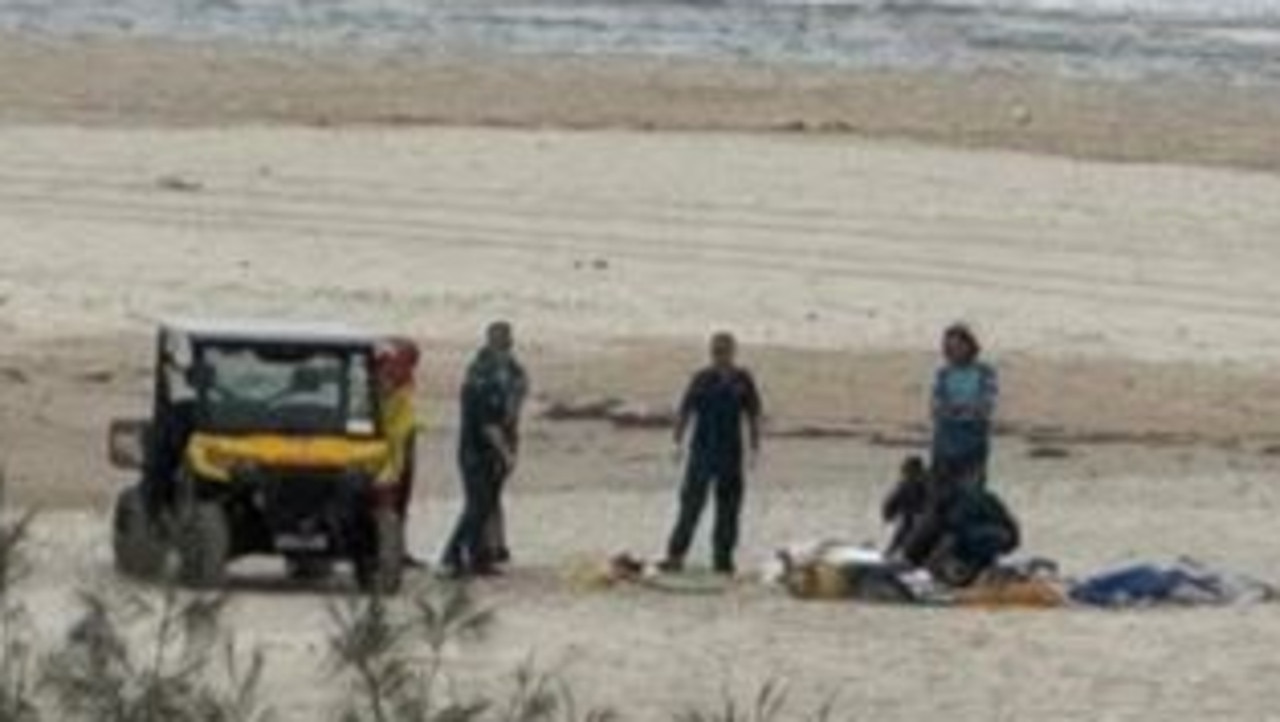 Skydiver breaks ankle during awkward Kirra Beach landing