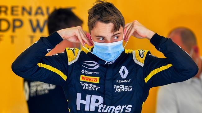 Oscar Piastri impressed in a test drive with Renault in Bahrain.