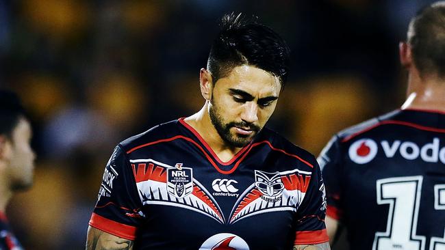 AUCKLAND, NEW ZEALAND - APRIL 09:  Shaun Johnson of the Warriors is dejected during the round six NRL match between the New Zealand Warriors and the Manly Sea Eagles at Mt Smart Stadium on April 9, 2016 in Auckland, New Zealand.  (Photo by Anthony Au-Yeung/Getty Images)