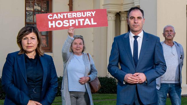 Sophie Cotsis MP and Jihad Dib MP are calling for the NSW Government to commit to funding a major overhaul of Canterbury Hospital (AAP Image / Monique Harmer)