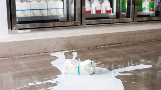 Plenty of shoppers don't offer to clean up their mess at the supermarket. Image: iStock