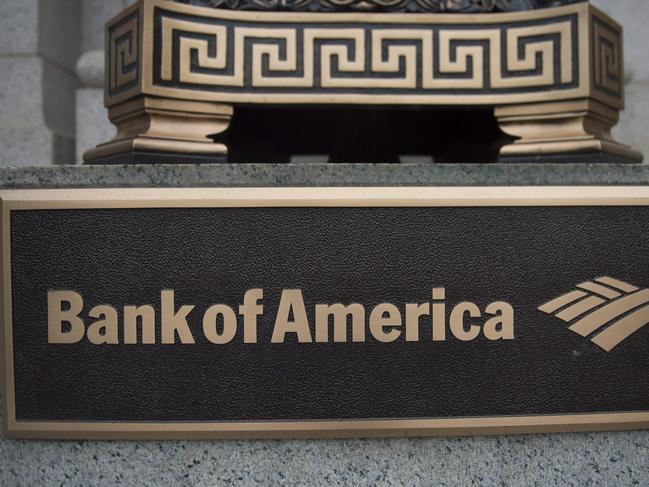 (FILES) This file photo taken on August 21, 2014 shows a sign in front of a Bank of America branch in Washington, DC. A US appeals court threw out a nearly $1.3 billion penalty against Bank of America on May 23, 2016, concluding the bank had not committed fraud amid the housing bust. The federal court ruling overturned an October 2013 jury verdict that Countrywide's sale of bad loans to mortgage finance firms Fannie Mae and Freddie Mac constituted fraud. / AFP PHOTO / SAUL LOEB