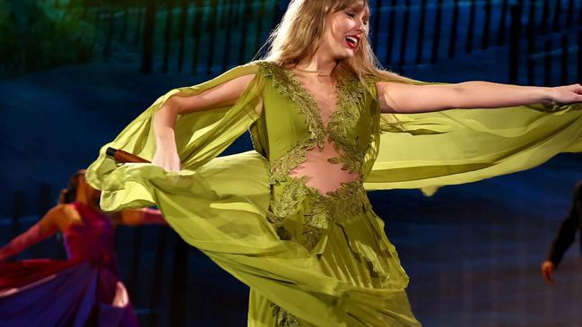 MELBOURNE, AUSTRALIA - FEBRUARY 16: EDITORIAL USE ONLY. NO BOOK COVERS Taylor Swift performs at Melbourne Cricket Ground on February 16, 2024 in Melbourne, Australia. (Photo by Graham Denholm/TAS24/Getty Images for TAS Rights Management)