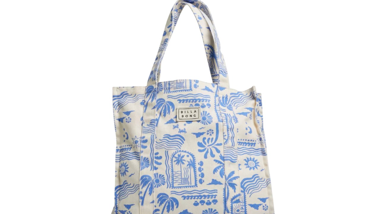 9 best beach bags for summer | escape.com.au