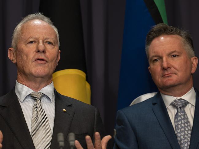 Former Fire and Rescue NSW commissioner Greg Mullins presented Climate Change and Energy Minister Chris Bowen with a list of demands for disaster mitigation. Picture: NCA NewsWire / Martin Ollman