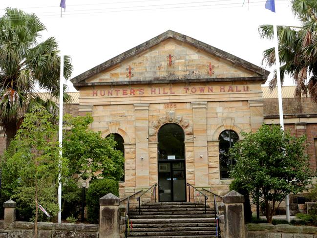 Hunters Hill councillors voted in favour of a rates hike of nearly 10 per cent tonight.