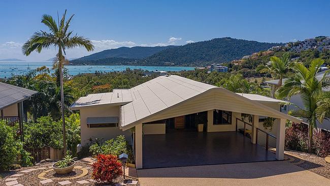 Shaun Dobbins sold 17 Nara Ave, Airlie Beach for $1.201 million in October 2021.