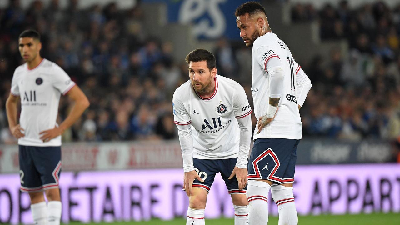 Neymar and Lionel Messi have not been the cheat code everyone expected at PSG. Photo by Patrick HERTZOG / AFP.