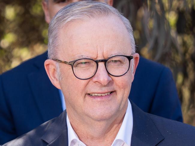 WHYALLA, AUSTRALIA - NewsWire Photos - 20 FEBRUARY, 2025: Australian Prime Minister Anthony Albanese addressing the media during a visit to the Whyalla Steelworks in South Australia. Picture: NewsWire / Tim Joy