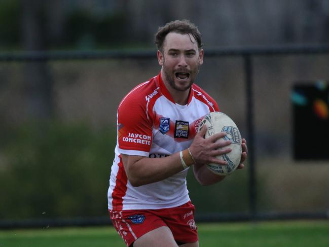 Sean Connor calls a play. Picture Warren Gannon Photography