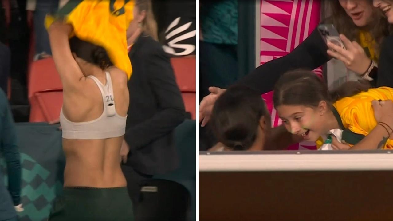 Sam Kerr gifts jersey off her back to young Brisbane fan