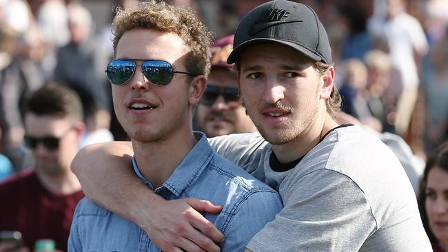 Mitch Wallis and Marcus Bontempelli watch the VFL preliminary final last year. Picture: Wayne Ludbey