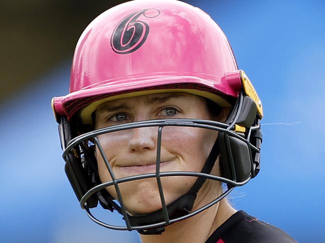 MELBOURNE, AUSTRALIA - NOVEMBER 13: Ellyse Perry of the Sixers leaves the field after being dismissed during the Women's Big Bash League match between the Sydney Sixers and the Perth Scorchers at CitiPower Centre, on November 13, 2022, in Melbourne, Australia. (Photo by Jonathan DiMaggio/Getty Images)