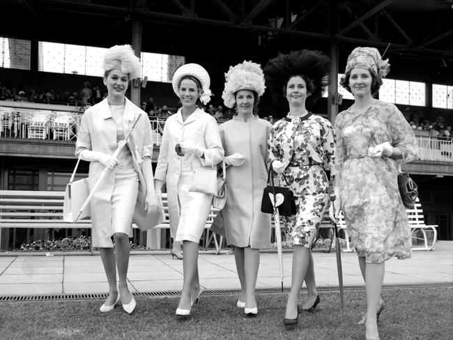 Women’s fashion in 1963.