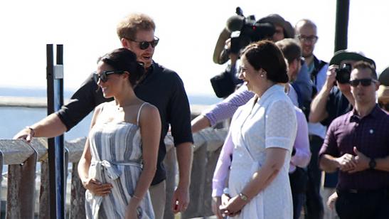 21 OCTOBER 2018 SYDNEY AUSTRALIAWWW.MATRIXPICTURES.COM.AUNON EXCLUSIVE PICTURES Day Seven of the royal tour for HRH The Duke and Duchess Of Sussex. Harry and Meghan visit Fraser Island. Note: All images subject to the following: For editorial / news reporting use only. Additional clearance required for commercial, wireless, internet or promotional use.Images may not be altered or modified. Matrix Media Group makes no representations or warranties regarding names, trademarks or logos appearing in the images.