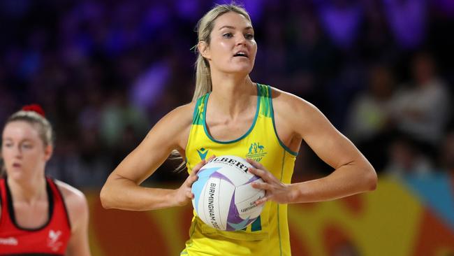 BIRMINGHAM, ENGLAND - AUGUST 02: Gretel Bueta of Team Australia passes the ball during the Netball Pool A match between Team Australia and Team Wales on day five of the Birmingham 2022 Commonwealth Games at NEC Arena on August 02, 2022 on the Birmingham, England. (Photo by Alex Livesey/Getty Images)