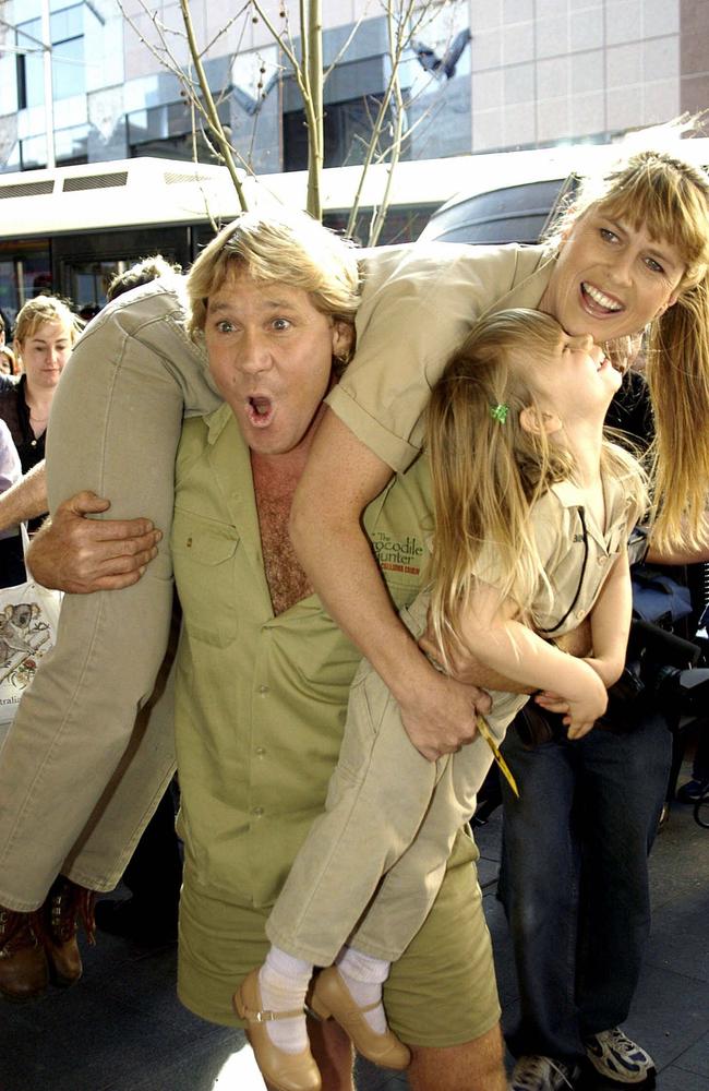 Steve Irwin, Terri and Bindi, at the Sydney premiere <i>The Crocodile Hunter </i>in September 2002.