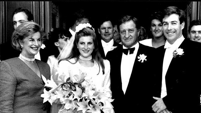 Elliott’s first wife, Lorraine, with their daughter, Caroline, on her wedding day.