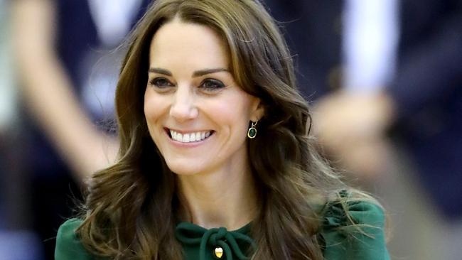 Kate is a vision in green as she stuns in $4000 dress during visit to ...