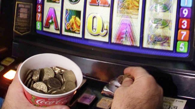 A thief fleeced online sellers out of more than $50k worth of rings, laptops and drones to feed his pokies habit.