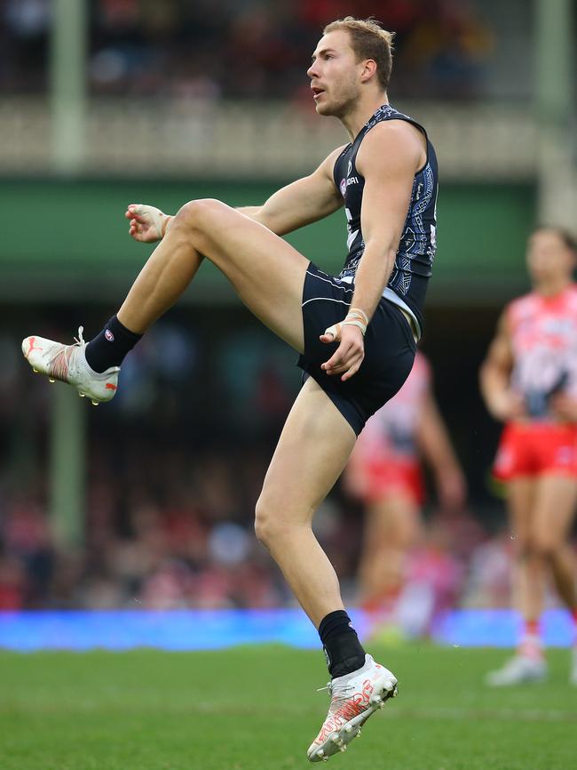 Harry McKay has become the king of the snap shot kick. Picture: Jason McCawley/AFL Photos