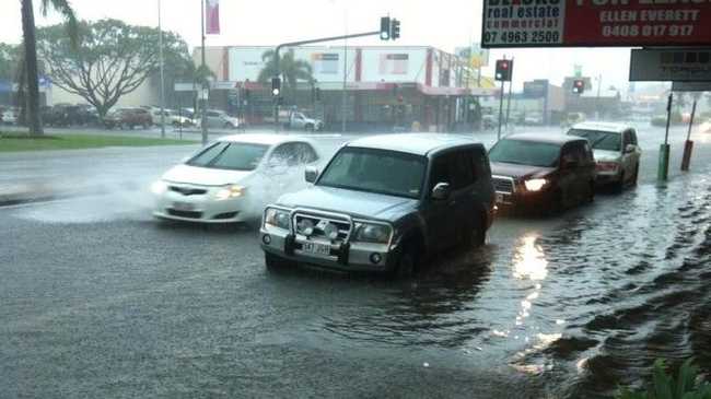 mackay-experiences-flash-flooding-as-rain-falls-on-region-the-courier