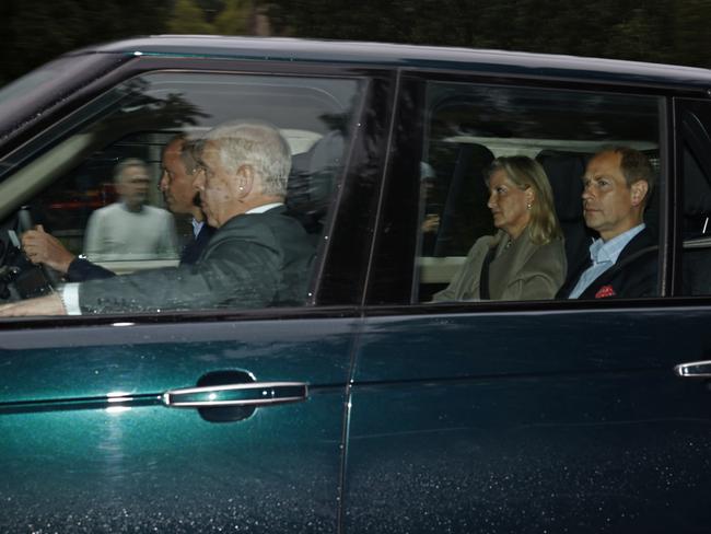 ABERDEEN, SCOTLAND - SEPTEMBER 08: (L-R) Prince William, Duke of Cambridge, Prince Andrew, Duke of York, Sophie, Countess of Wessex and Edward, Earl of Wessex arrive to see Queen Elizabeth at Balmoral Castle on September 8, 2022 in Aberdeen, Scotland. Buckingham Palace issued a statement earlier today saying that Queen Elizabeth was placed under medical supervision due to concerns about her health. (Photo by Jeff J Mitchell/Getty Images)