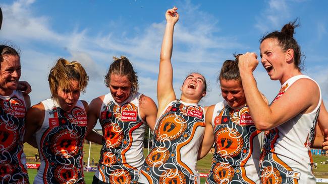 Zarlie Goldsworthy and the Giants celebrate victory. Picture: Jenny Evans/Getty Images