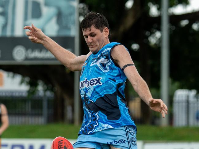 Hayden Brown playing for the Darwin Buffaloes in the 2024-25 NTFL season. Picture: Patch Clapp / AFLNT Media