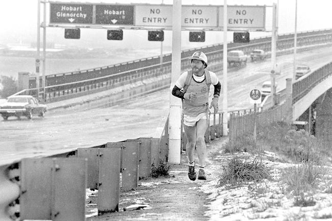 Historical Mercury Archives: Snow fell in Hobart to sea level on July 25, 1986, the biggest snowfall since 1921. The Eastern Shore end of the Tasman Bridge.