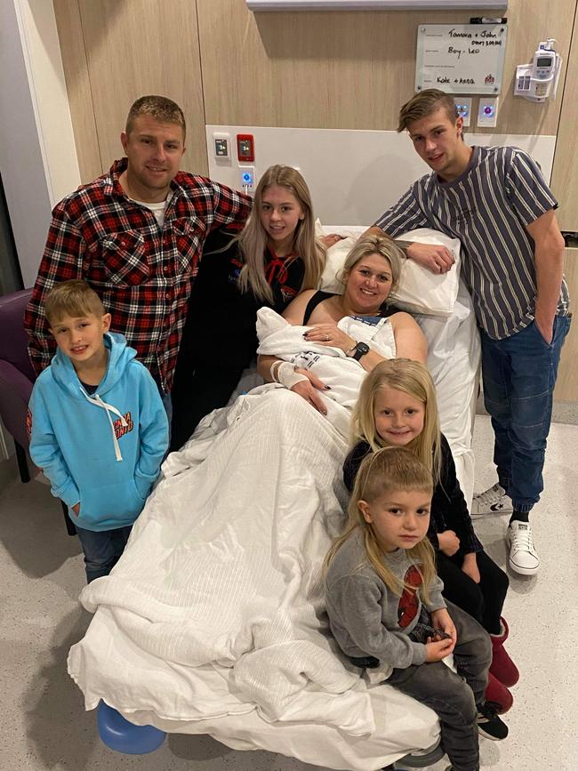 Dylan Hayes with his dad Johnny, mum Tam, and siblings Kiarna, Blake, Jade, Ned and the new arrival of his brother Leo. Picture: Supplied