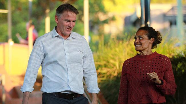 Independent candidate for Cowper, Rob Oakeshott, talks to locals on his way to vote today. Picture: Frank Redward