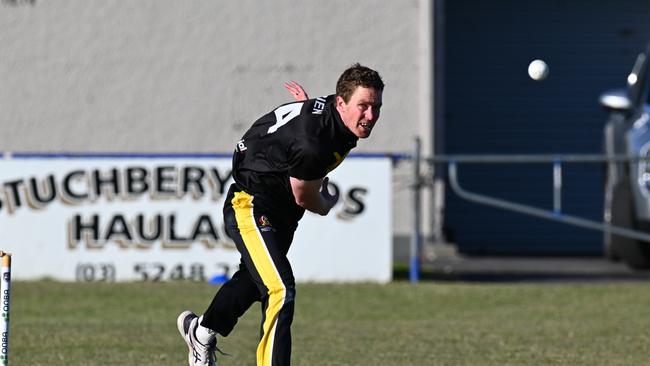 Torquay's Damian O'Brien bowls against Geelong City in Round 2 of the T20 competition. Picture: Wes Cusworth