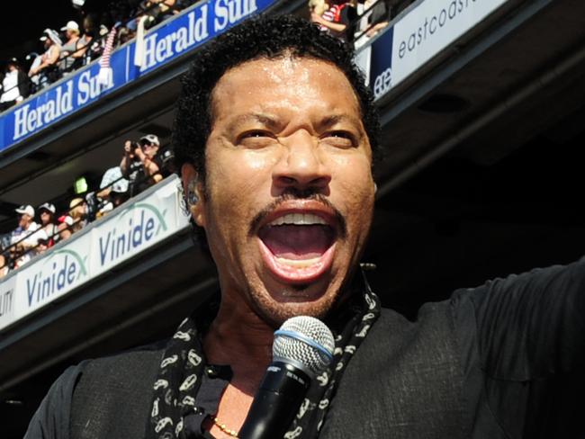 2010 Grand Final REPLAY. St Kilda v Collingwood. MCG. US singer Lionel Richie performs.