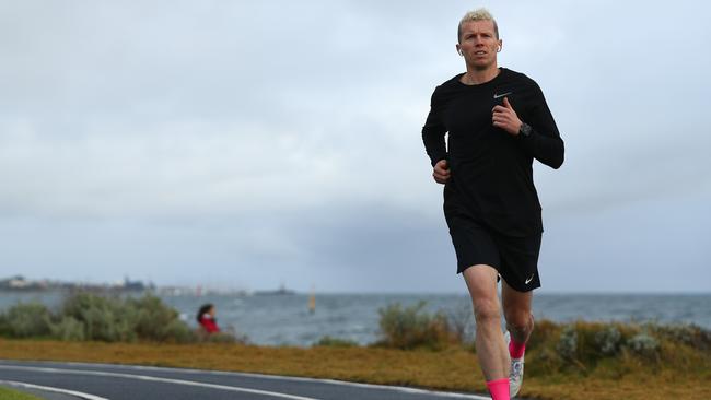 Peter Siddle trains in Melbourne on Saturday for an upcoming triathlon Picture: Getty Images